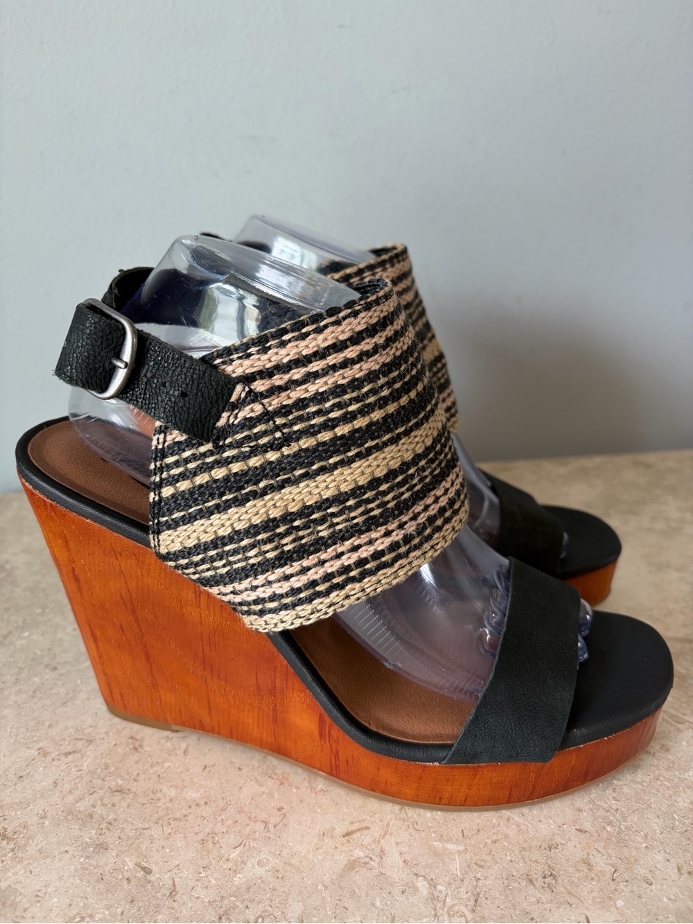 Lucky Brand LAPALOMA Wedge Sandals Women’s Size 10 Black Tan Faux Wooden 5” Heel